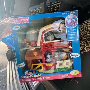 NIB Fisher Price Little People Farm Animals Sounds Play set 2009
